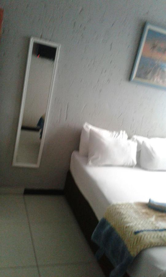 Royal Crown Guesthouse Γιοχάνεσμπουργκ Εξωτερικό φωτογραφία