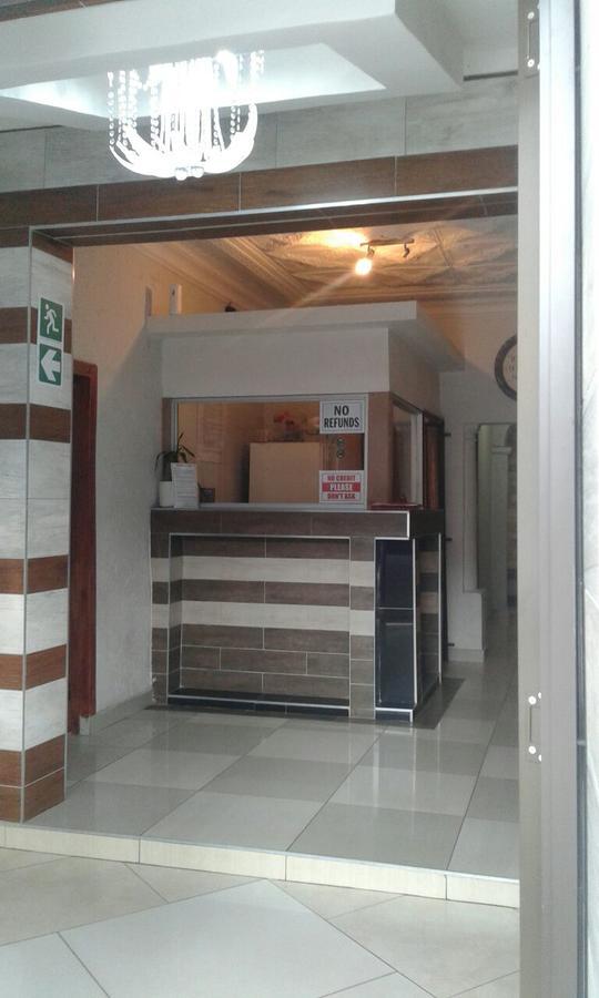 Royal Crown Guesthouse Γιοχάνεσμπουργκ Εξωτερικό φωτογραφία